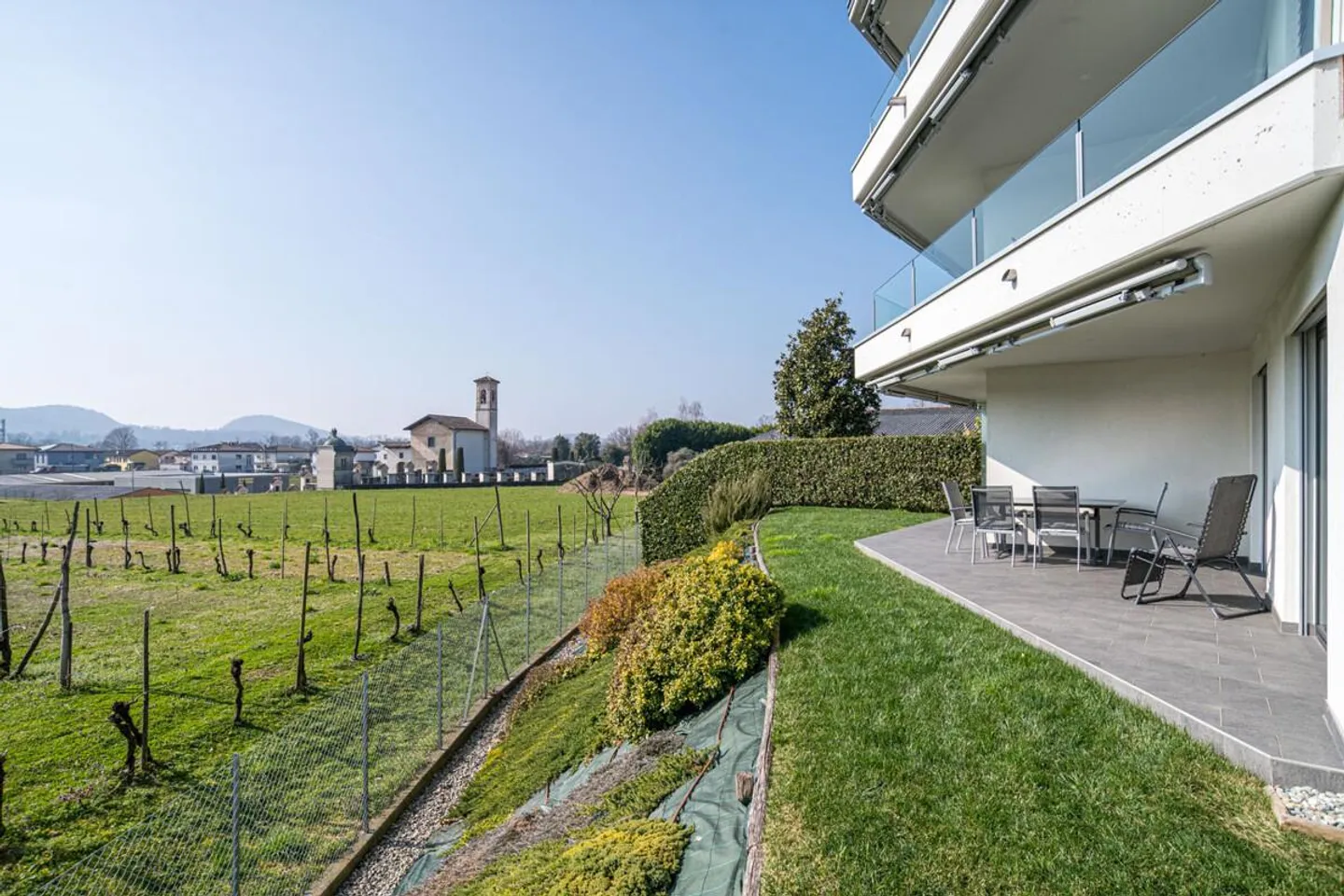 Appartamento Elegante con Giardino - Foto 1 di 14