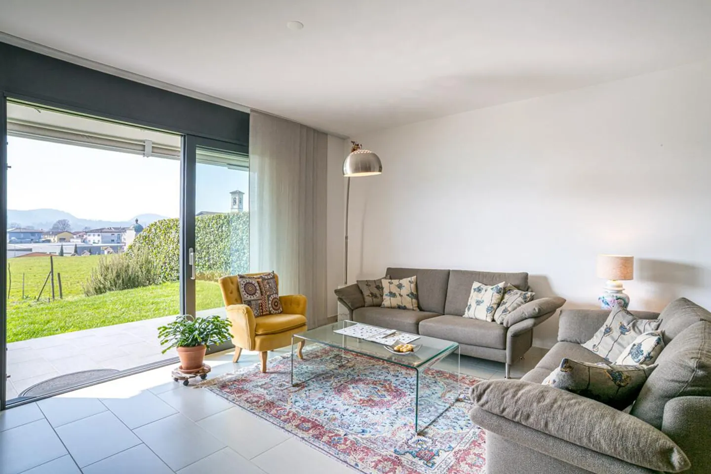 Appartamento Elegante con Giardino - Foto 4 di 14