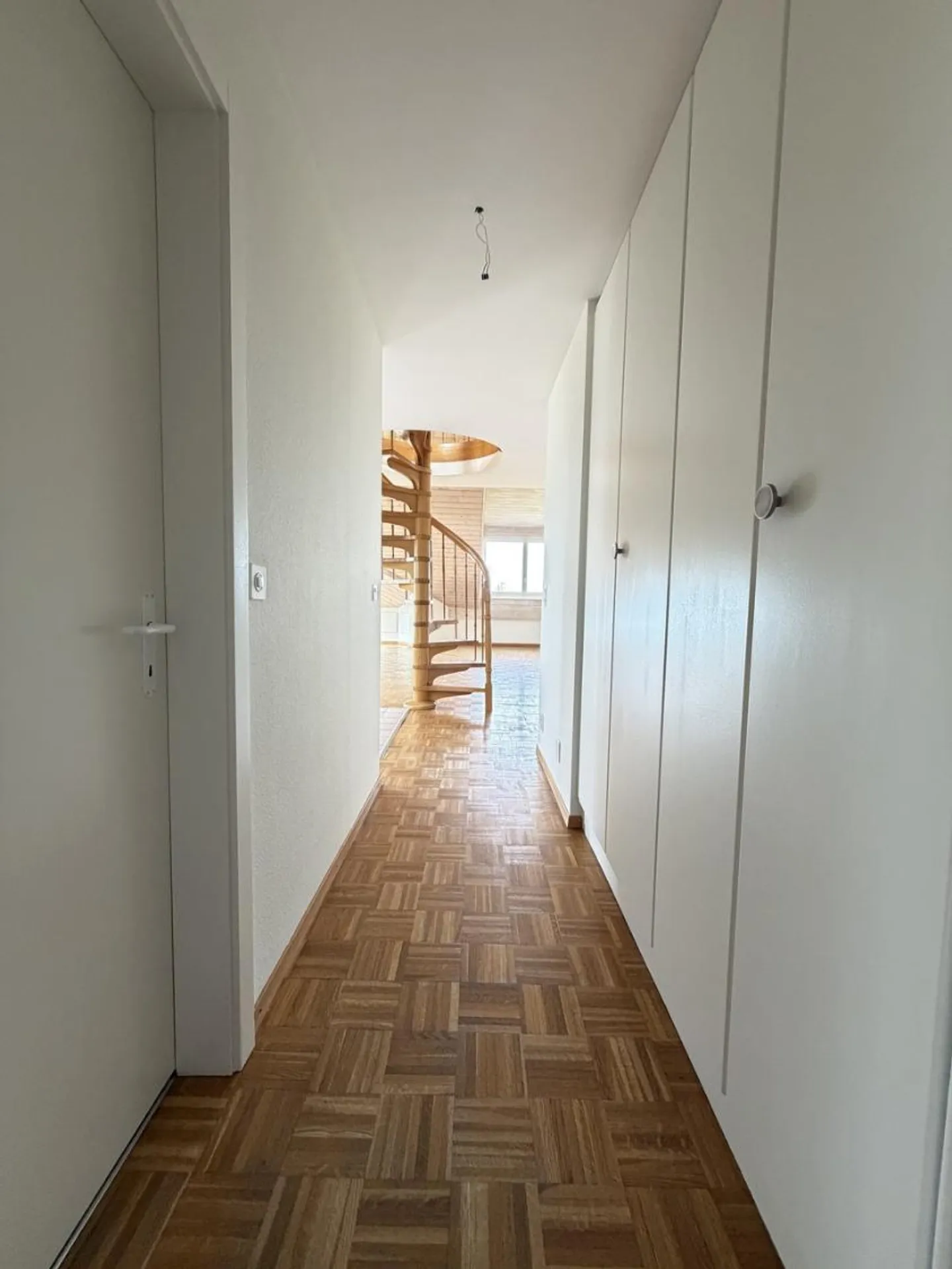 Appartement avec 4,5 pièces et 155 m2 avec vue dégagée sur le lac - Photo 6 sur 13
