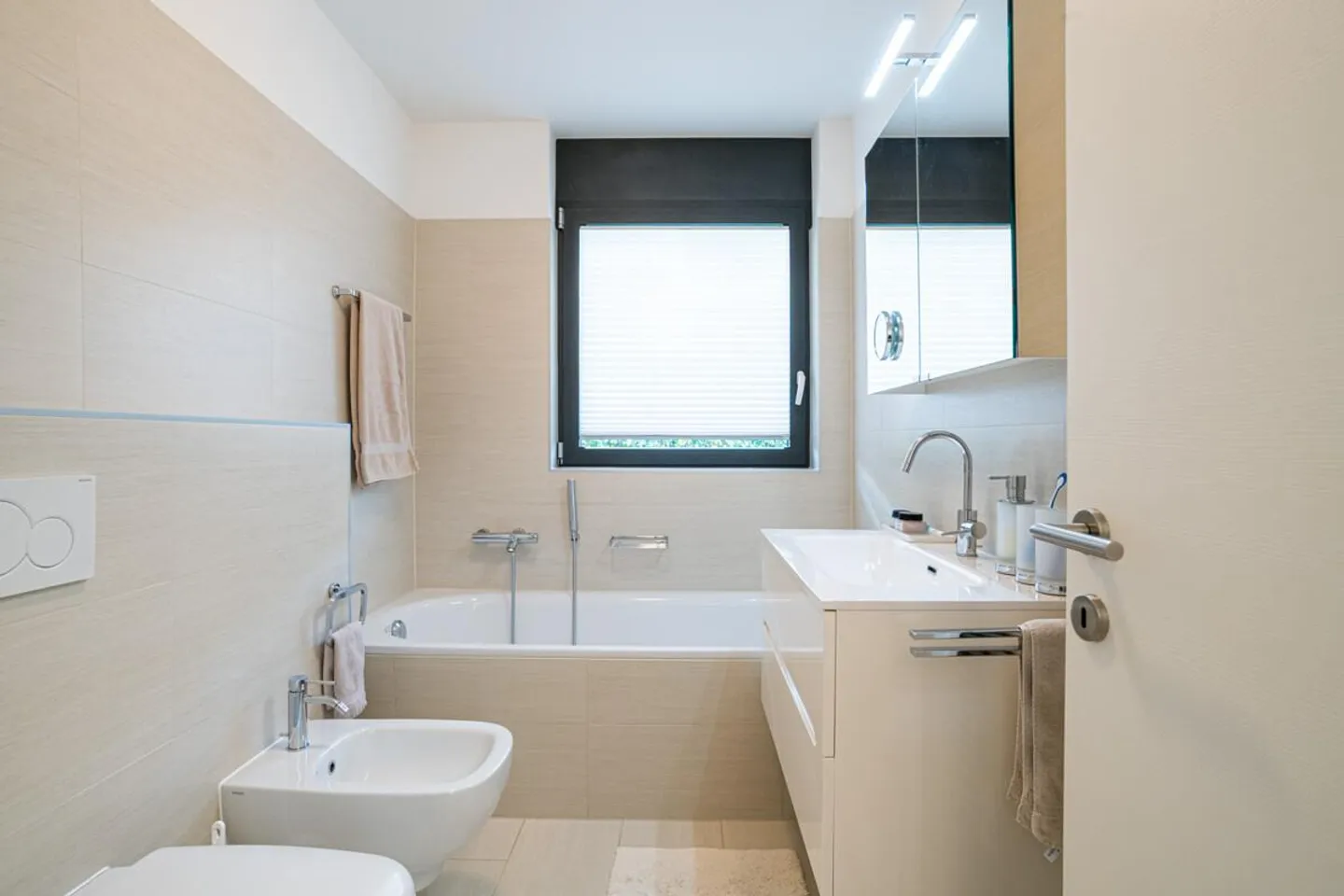 Appartamento Elegante con Giardino - Foto 12 di 14