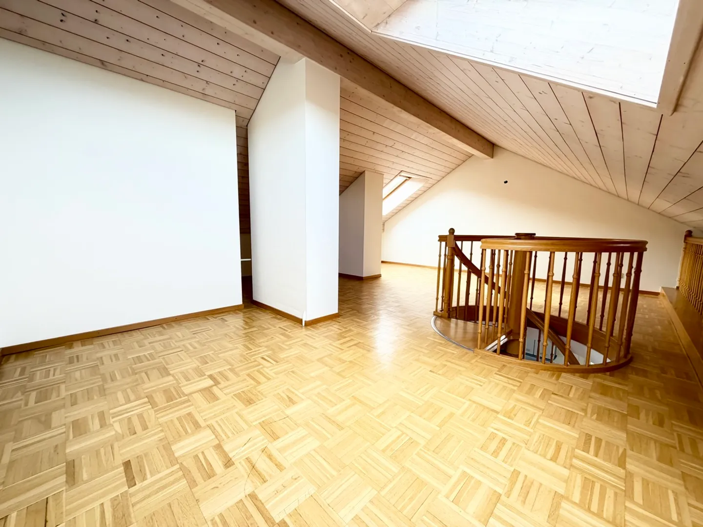 Appartement avec 4,5 pièces et 155 m2 avec vue dégagée sur le lac - Photo 8 sur 13