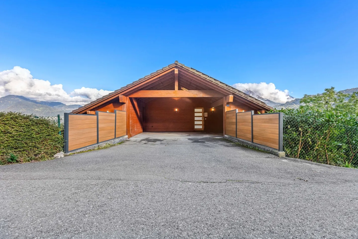 Architect-designed villa with panoramic view of the Vaud Alps and the Dents du Midi - Photo 11 of 13