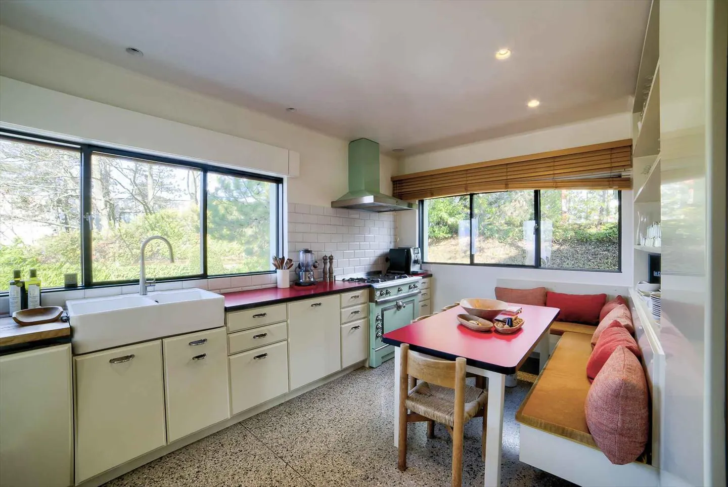 Beautiful, renovated and quiet terraced house in Versoix - Photo 4 of 7