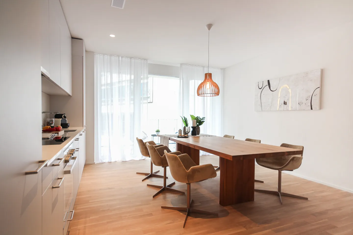 Modern 2.5-Room Apartment - Photo 2 of 6