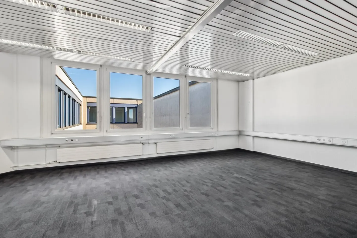 Top of Dietikon – Your office space with spectacular views! - Photo 7 of 10