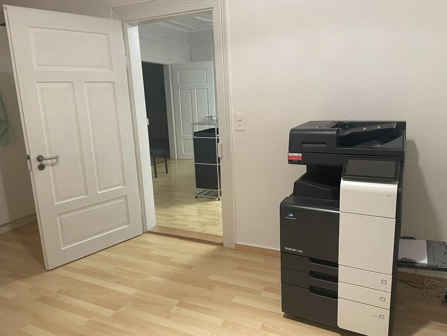 Espace de bureau dans un emplacement privilégié à sous-louer - Photo 5 sur 6