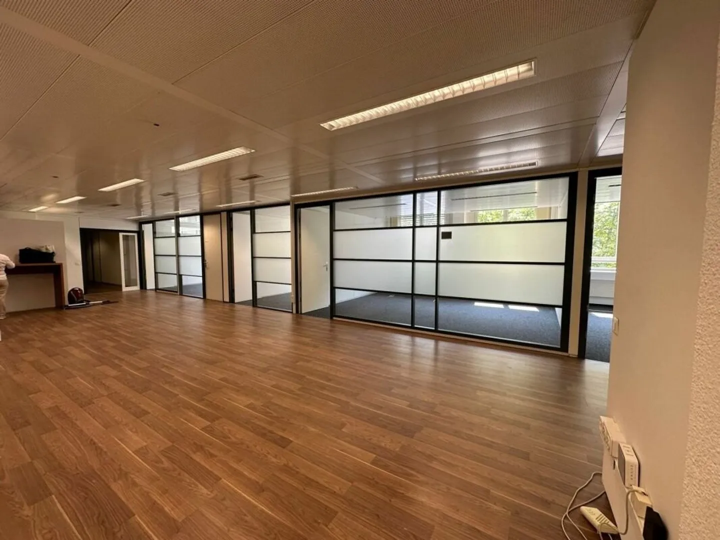 Uffici/Spazi Commerciali in una Posizione Ben Collegata - Foto 2 di 9