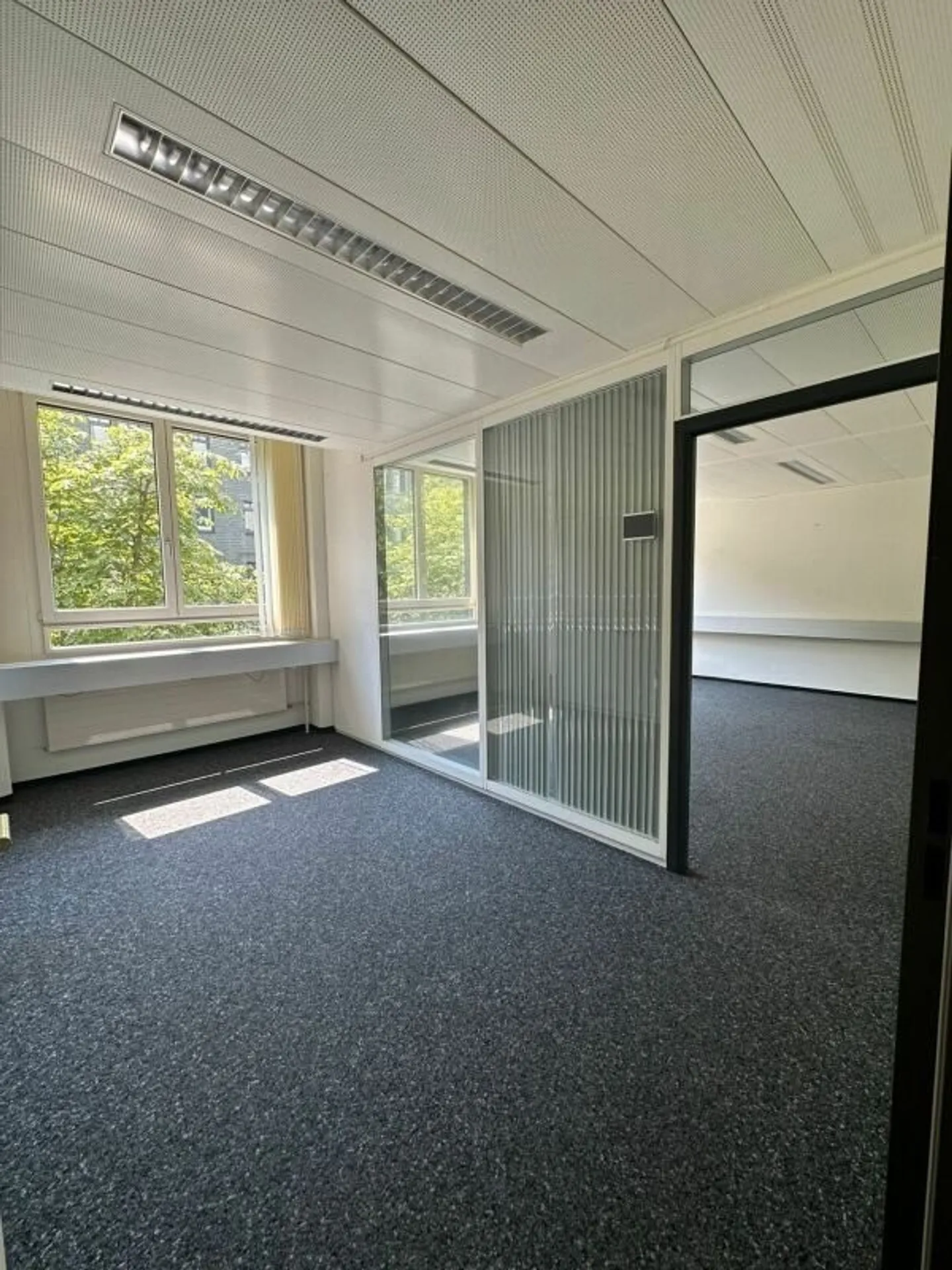 Uffici/Spazi Commerciali in una Posizione Ben Collegata - Foto 3 di 9