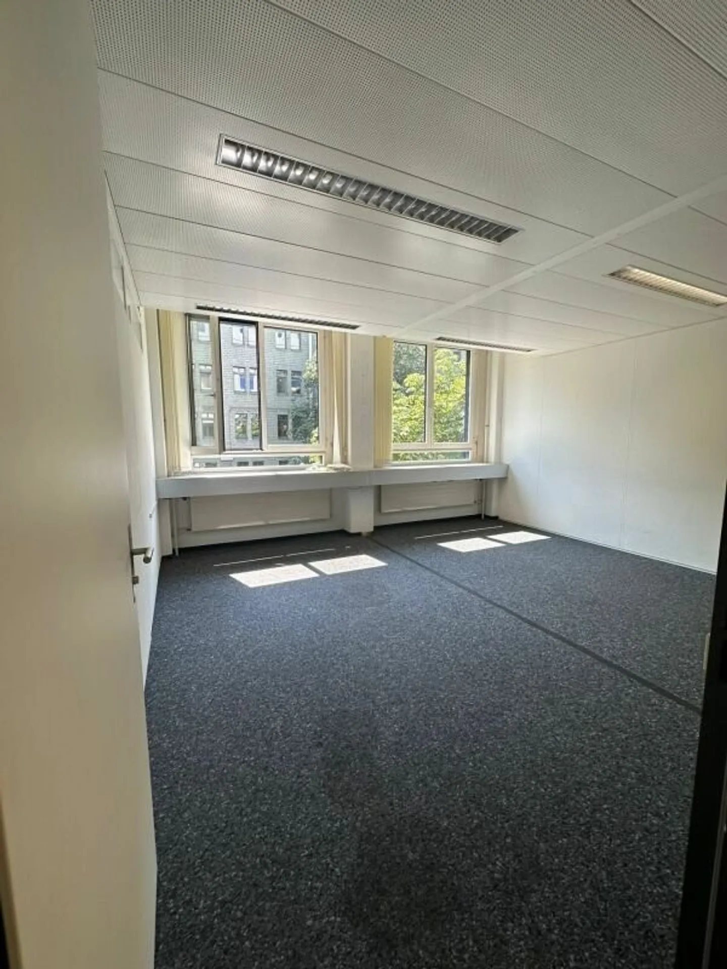 Uffici/Spazi Commerciali in una Posizione Ben Collegata - Foto 4 di 9