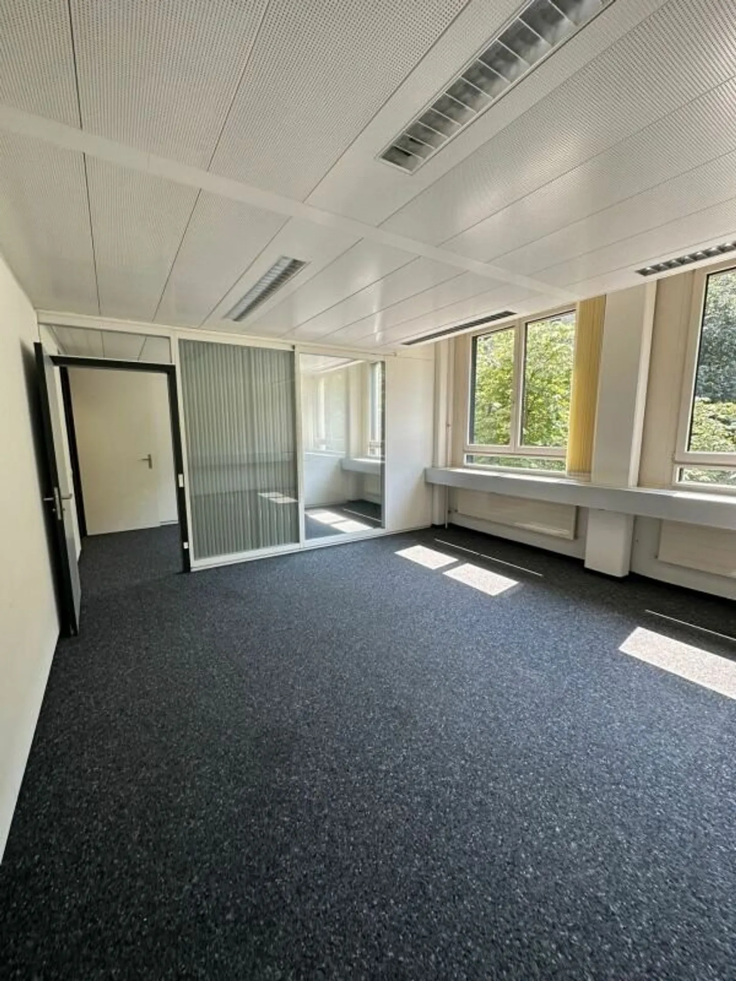 Uffici/Spazi Commerciali in una Posizione Ben Collegata - Foto 5 di 9