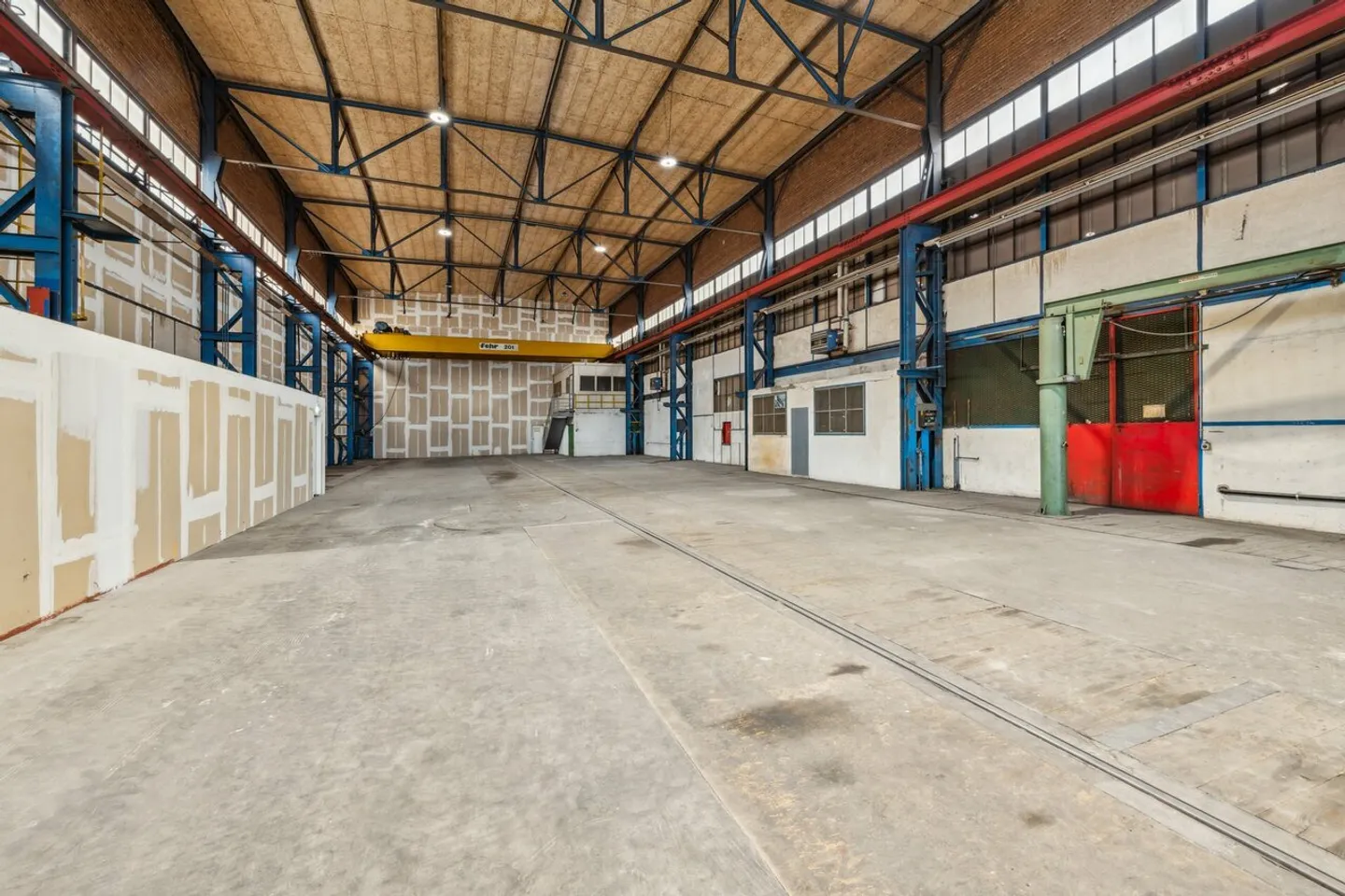 Grosszügige Industriehalle mit vielseitigen Nutzungsmöglichkeiten - Foto 6 von 7