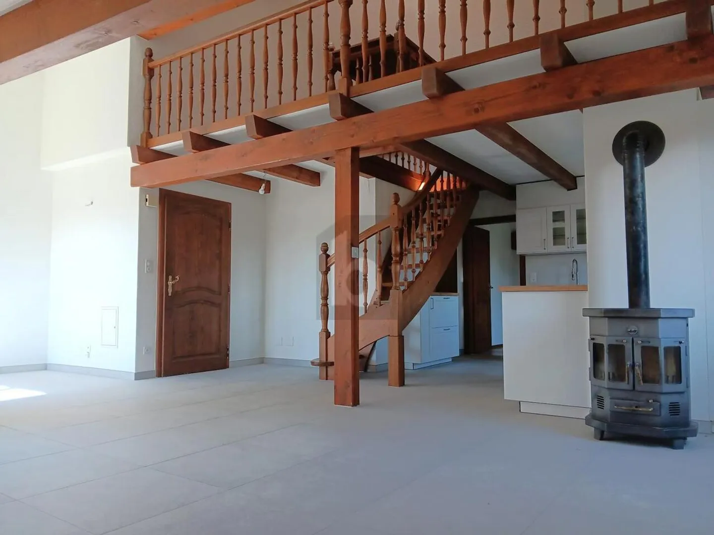 Appartement Charmant Rénové - Photo 3 sur 6