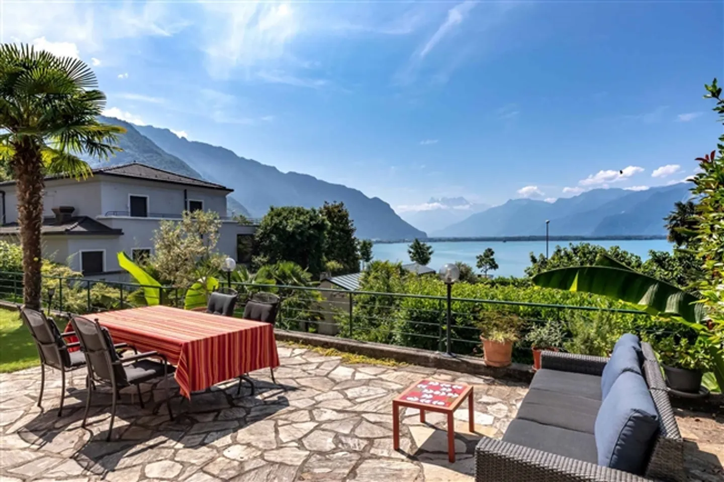 Magnifique maison avec trois appartements avec vue sur le lac, près du centre-ville - Photo 6 sur 13