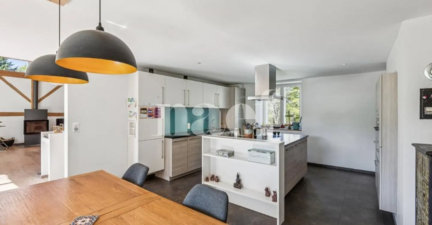 Detached house with independent apartment - Photo 3 of 7