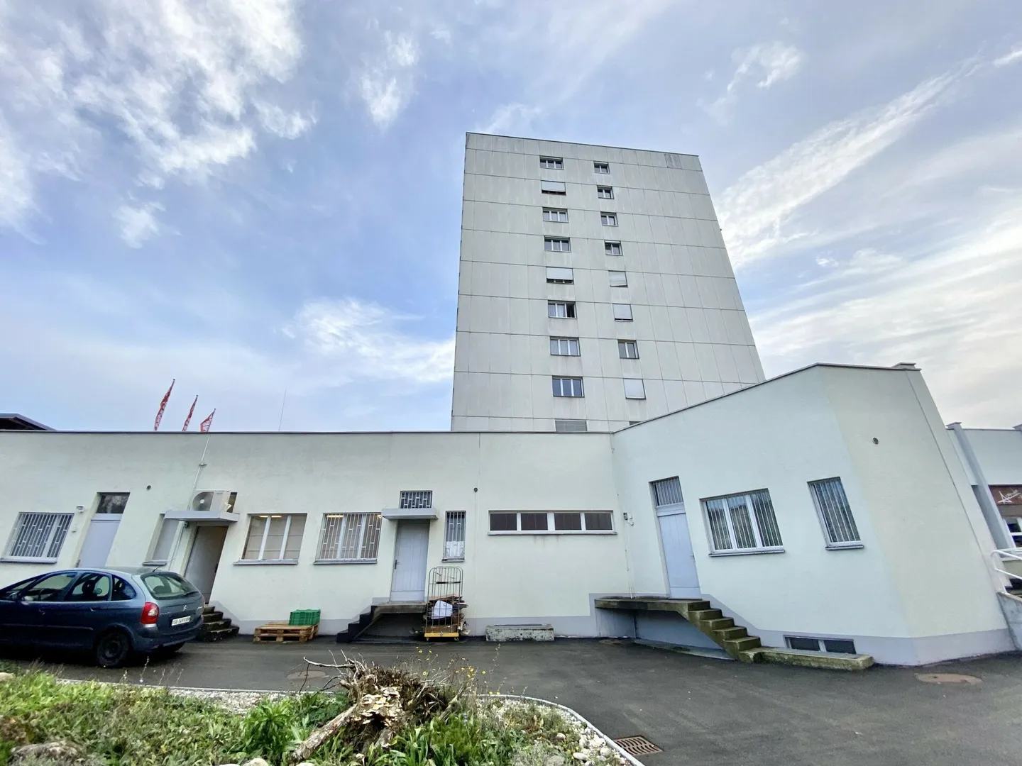 Locaux commerciaux / Magasin de vente dans un emplacement de choix - Photo 6 sur 8