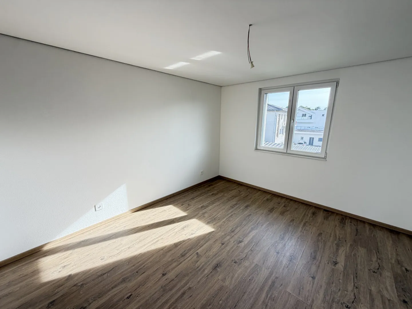 Appartement moderne avec terrasse - Photo 10 sur 12