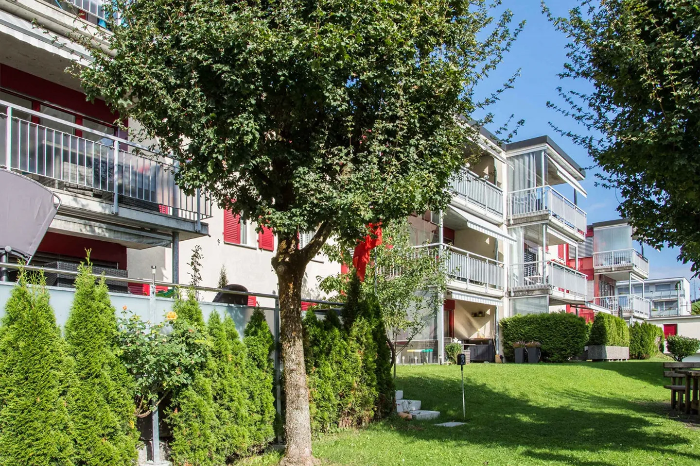 Appartement de 4 pièces situé au calme - Photo 2 sur 2