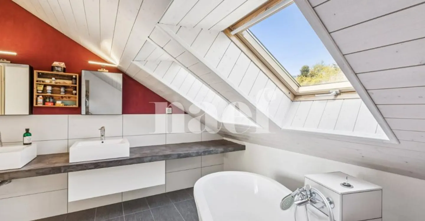 Detached house with independent apartment - Photo 6 of 7