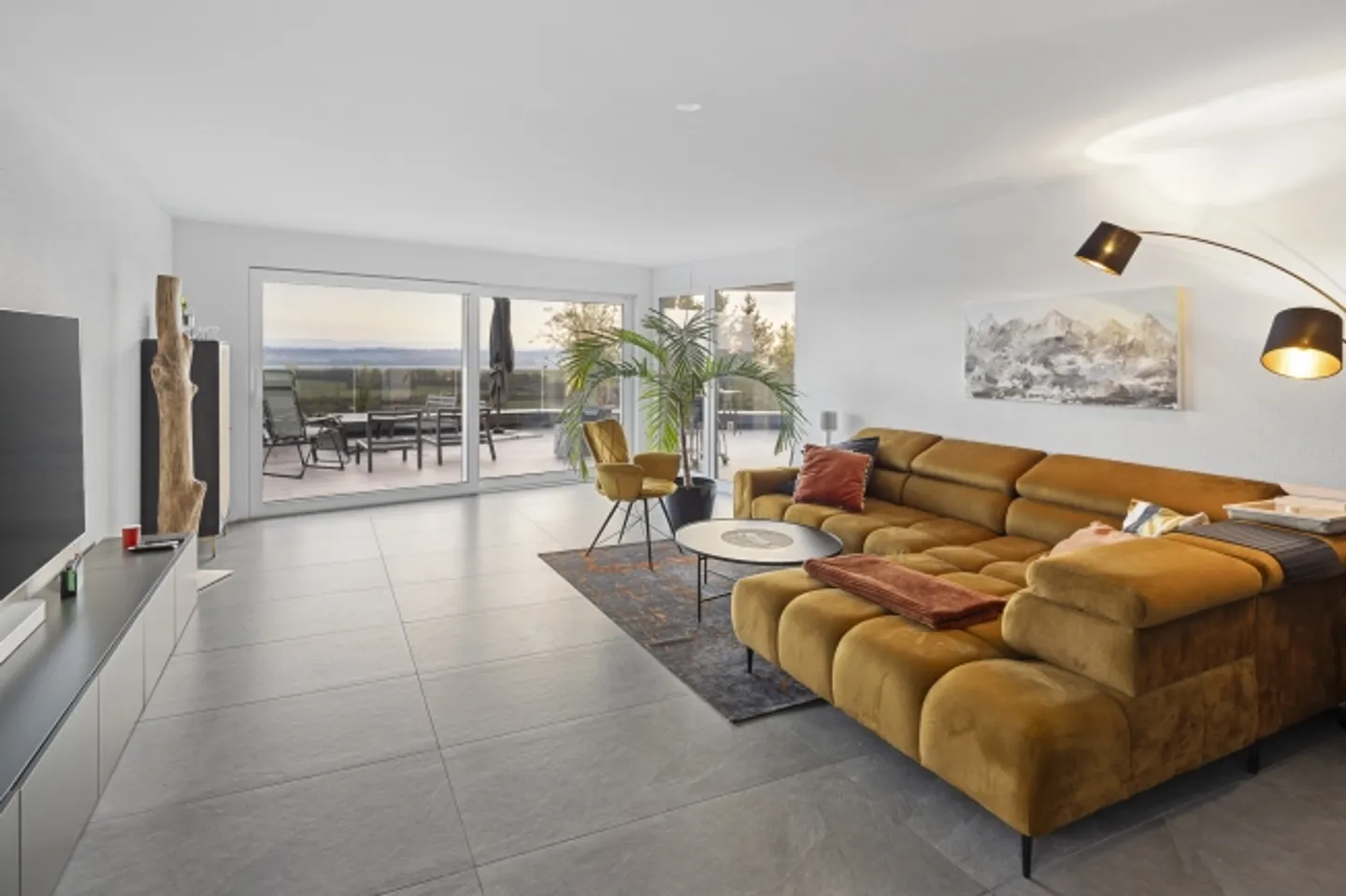 «Barrierefreie Wohnoase mit Sonnenterrasse und traumhafter Weitsicht» - Foto 3 von 13