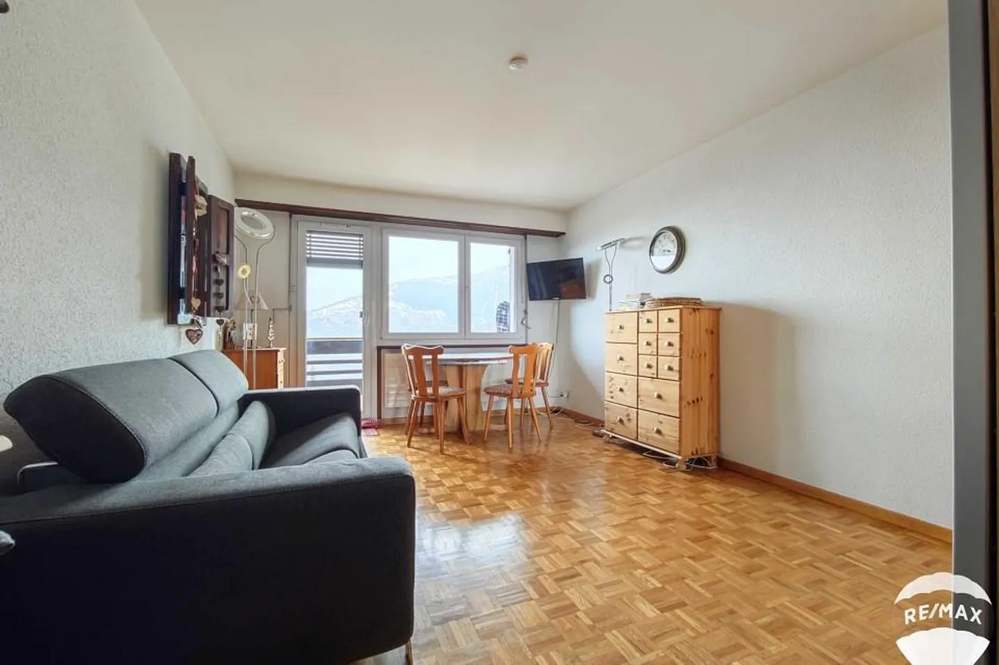 Studio ensoleillé avec place de parc - Photo 4 sur 12