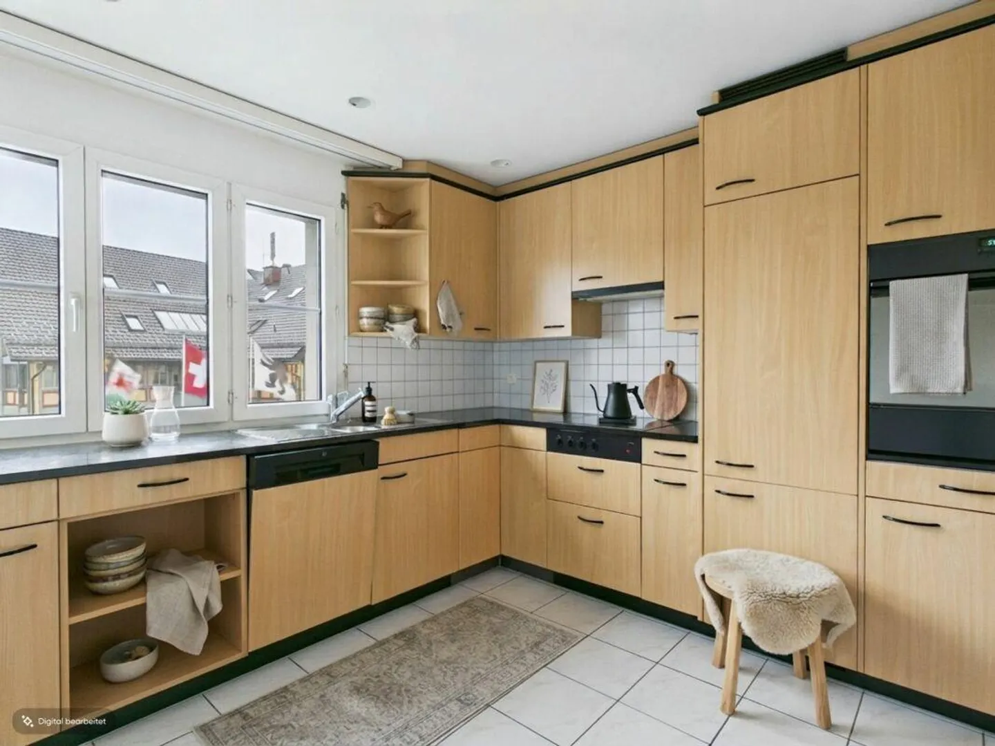 Everything within walking distance: Well-maintained 4.5-room apartment in the village center - Photo 2 of 10