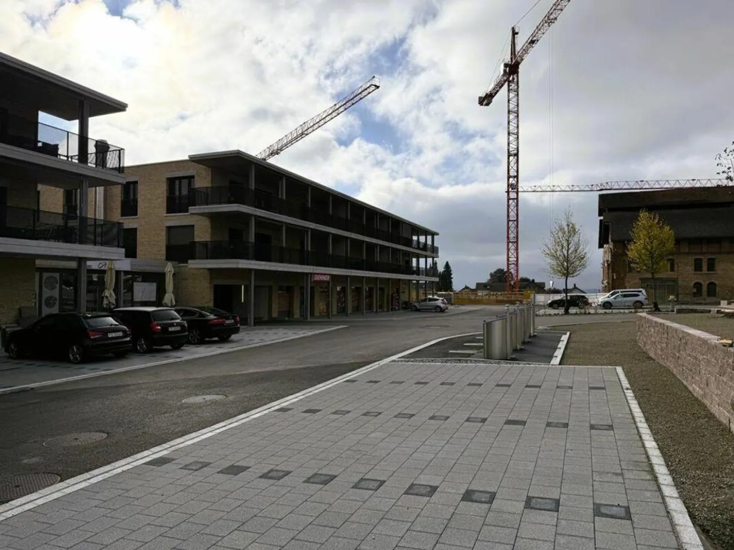 Spazio ufficio di alto livello accanto all'ingresso Coop nel quartiere Ziegelei Berg/TG - Foto 1 di 11