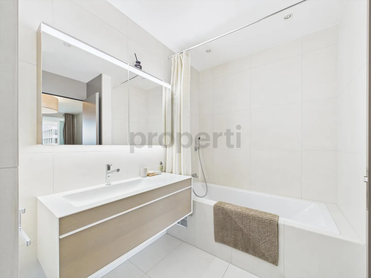 Expérience d'appartement moderne et ensoleillée à Zurich entièrement meublée - Photo 8 sur 12