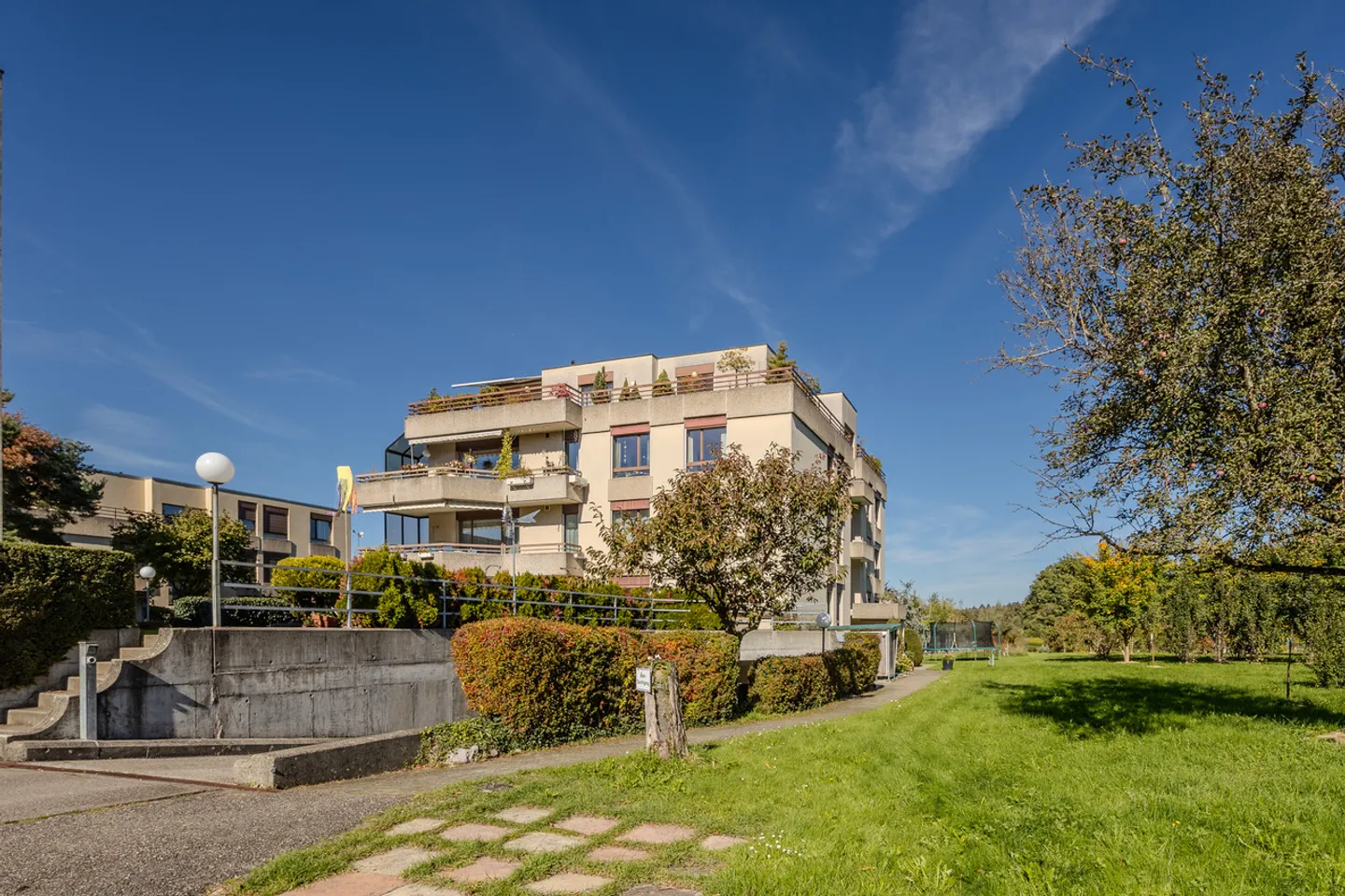 Quiet residential idyll with a feel-good guarantee - Photo 2 of 8