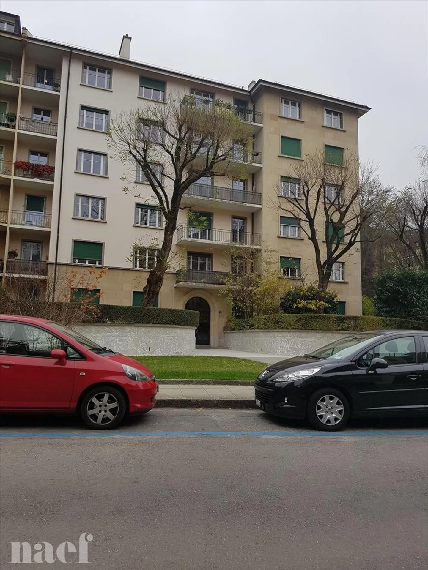 Place ouverte - Photo 2 sur 2