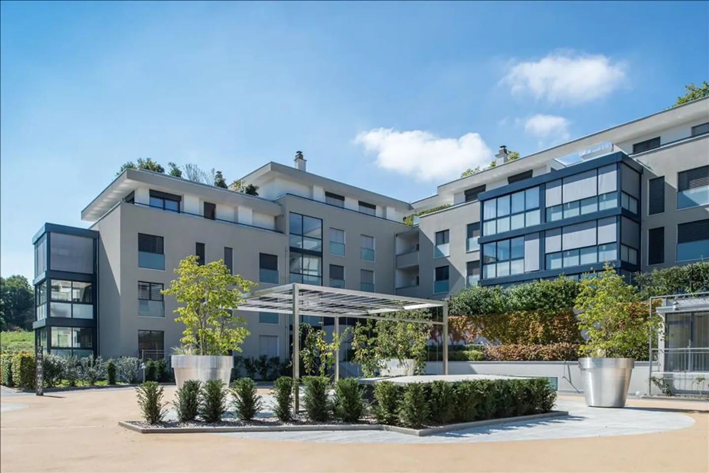 Magnificent 6.5 bright rooms of 149 m2 - Photo 1 of 4