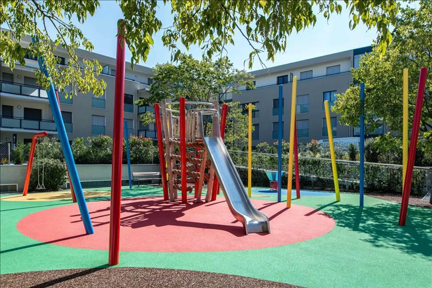 Magnificent 6.5 bright rooms of 149 m2 - Photo 2 of 4