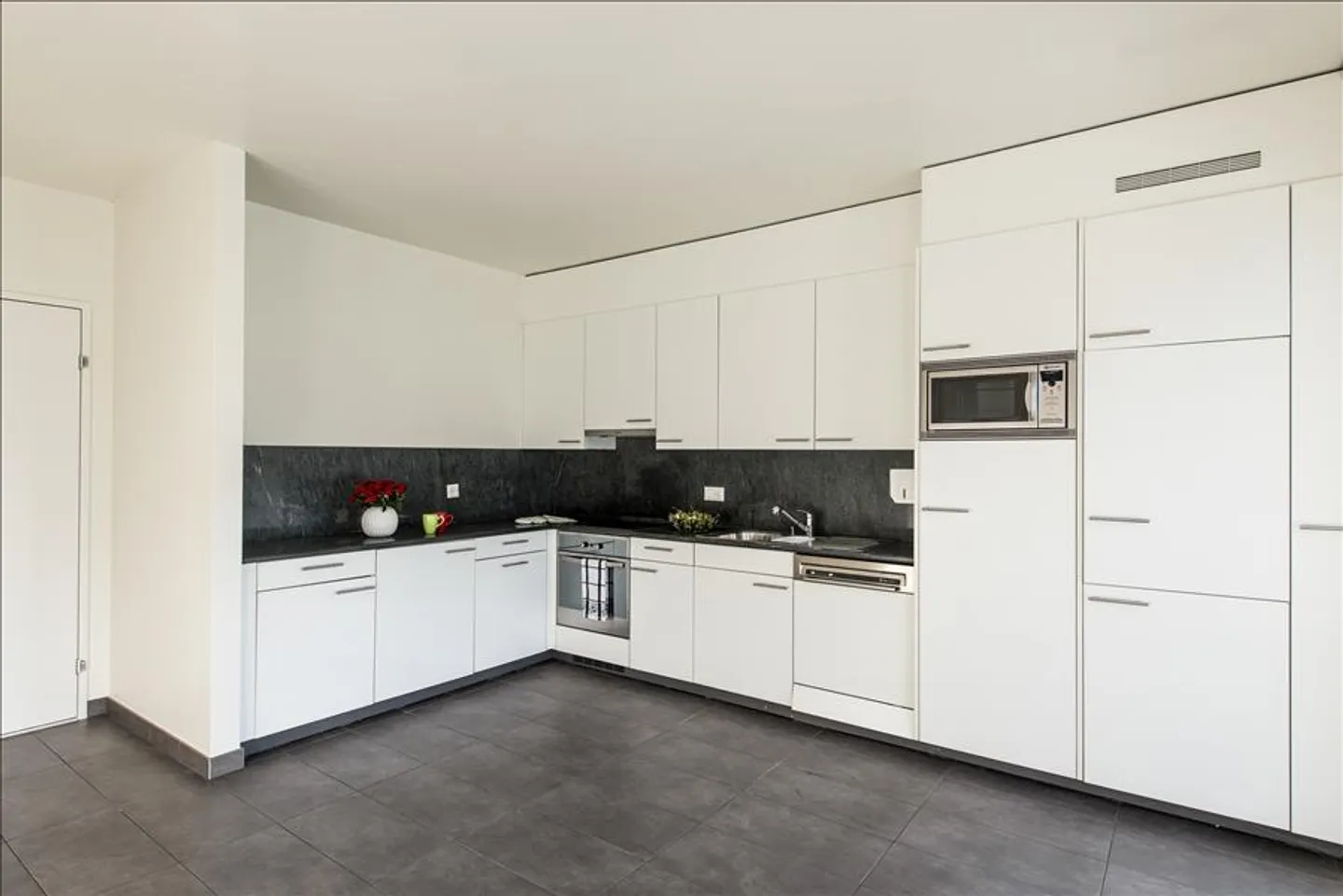 Magnificent 6.5 bright rooms of 149 m2 - Photo 3 of 4