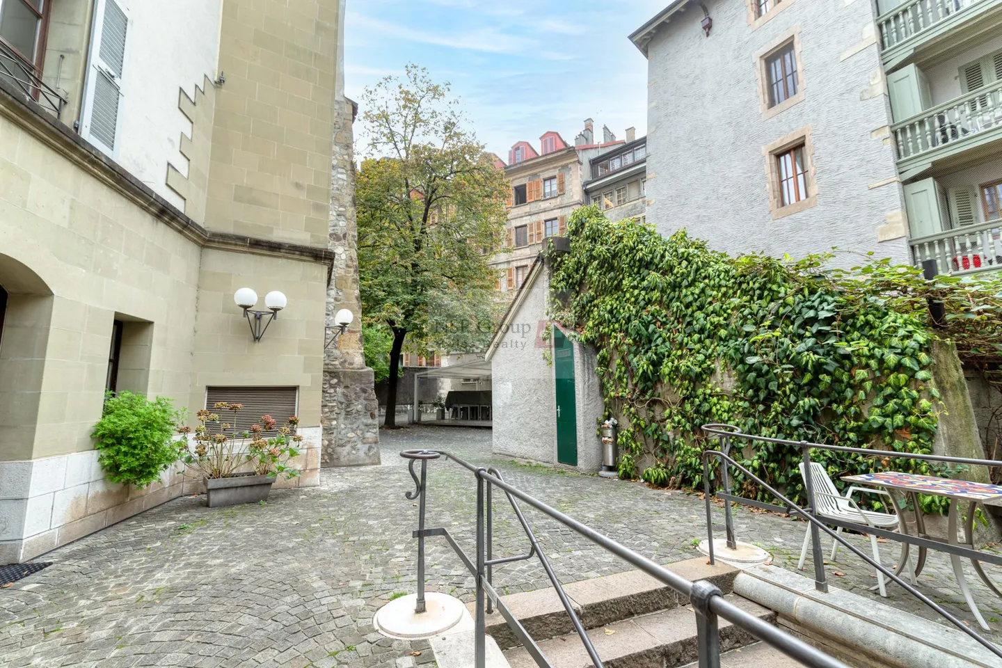 Attique Charmant en Vieille-Ville - Photo 1 sur 7