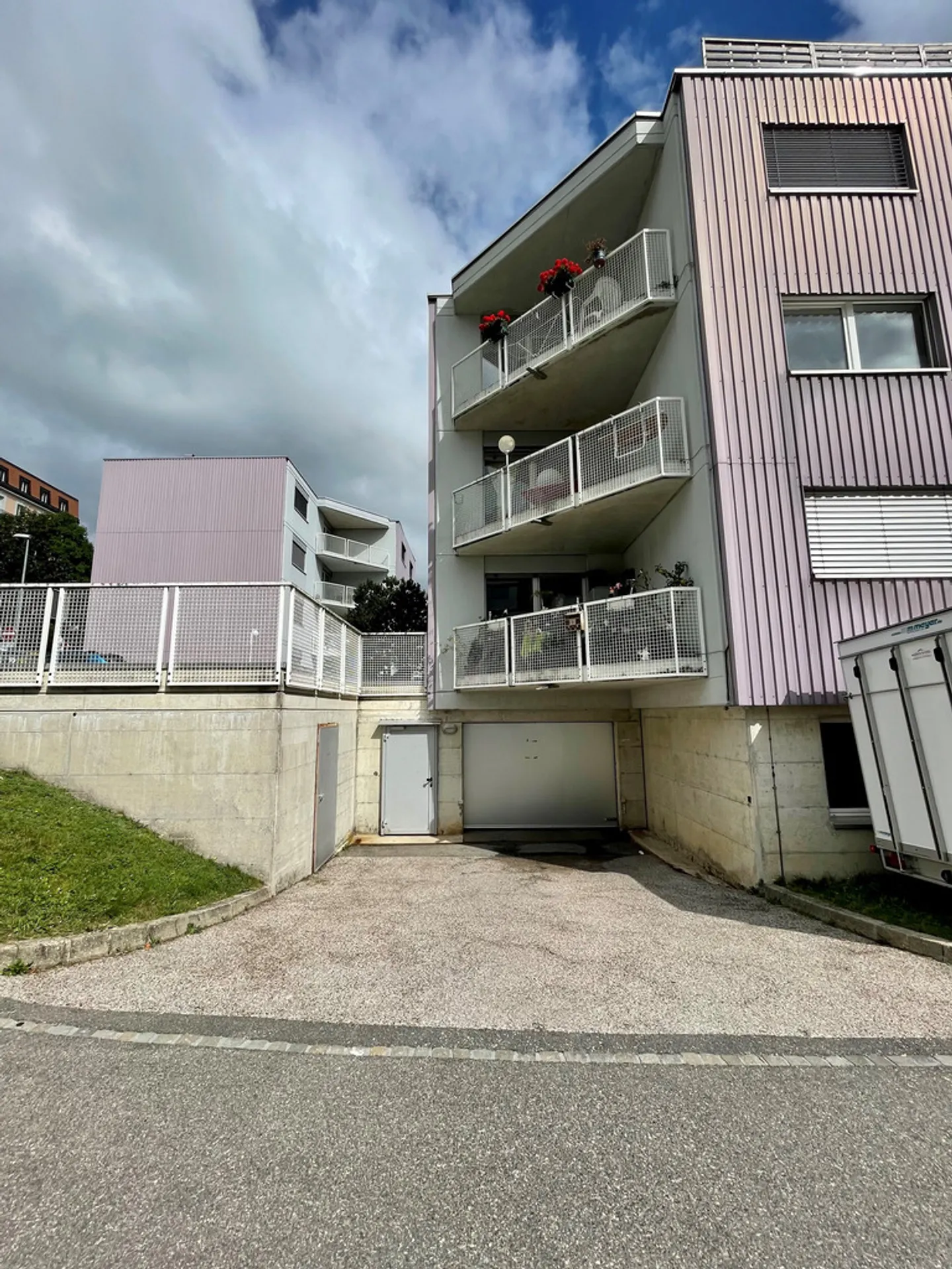 Parcheggio interno in affitto - Foto 1 di 2
