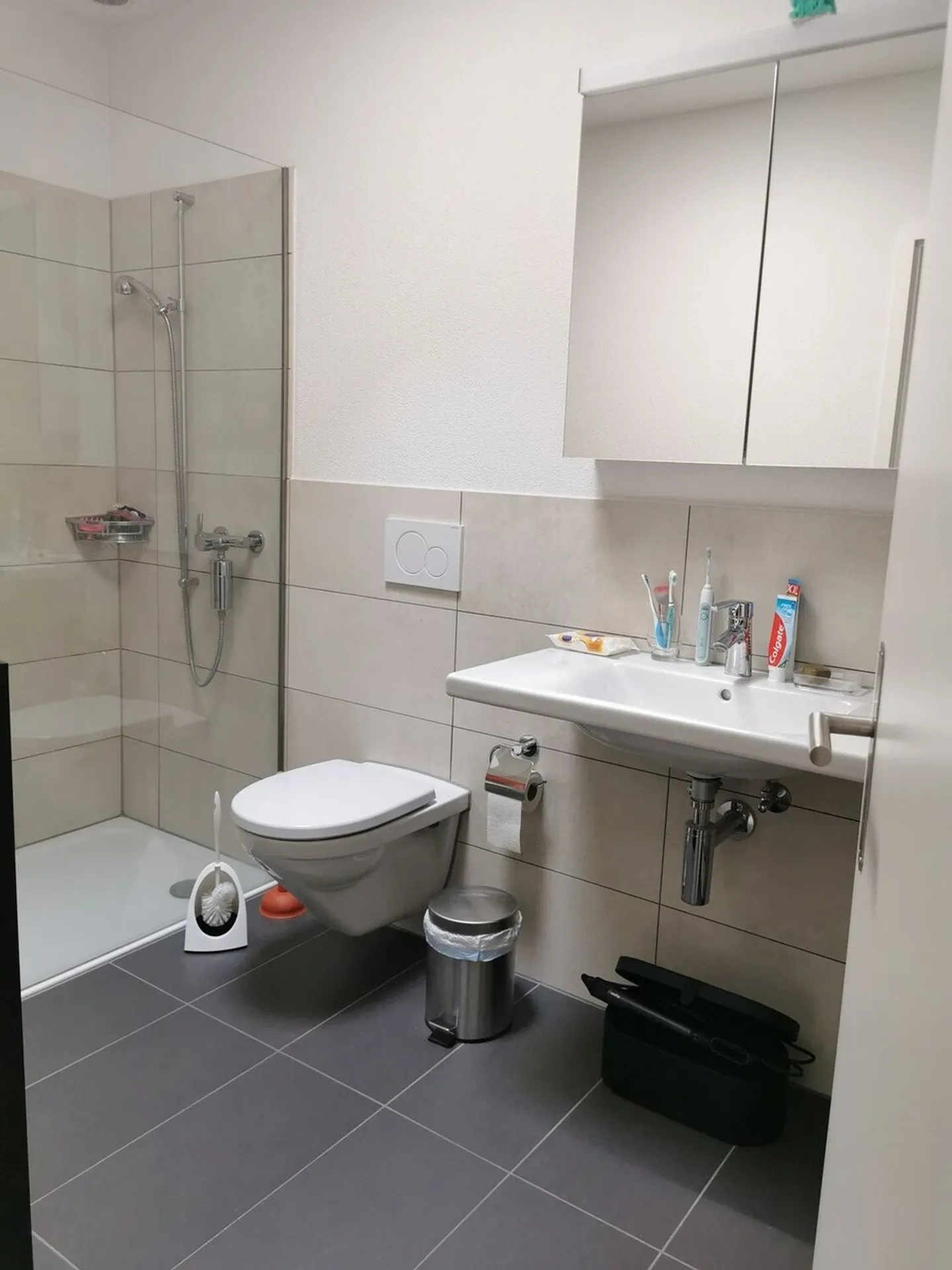 Modern and high-quality 3.5-room penthouse apartment in Langenthal - Photo 5 of 9