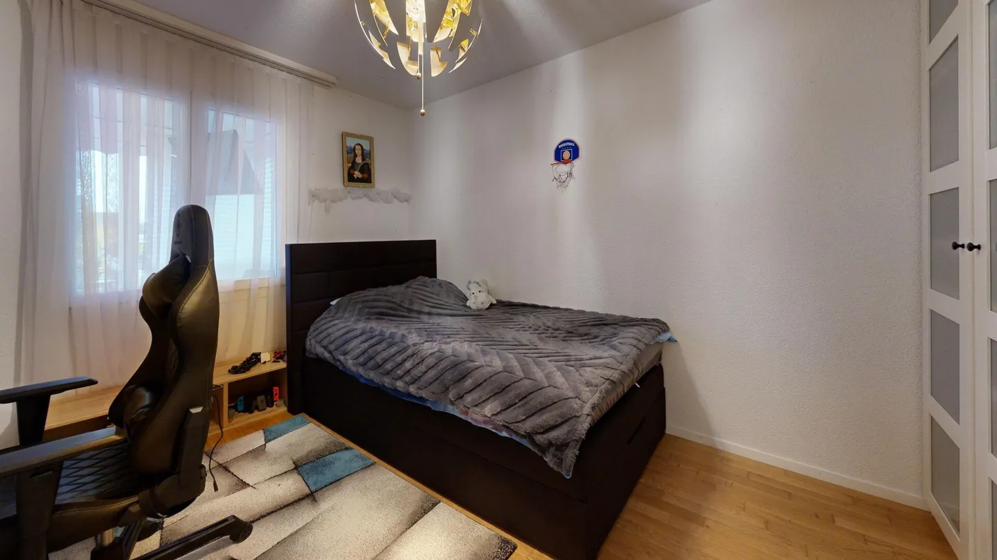 Vie centrale avec un grand jardin - Appartement de 4,5 pièces bien entretenu - Photo 9 sur 11