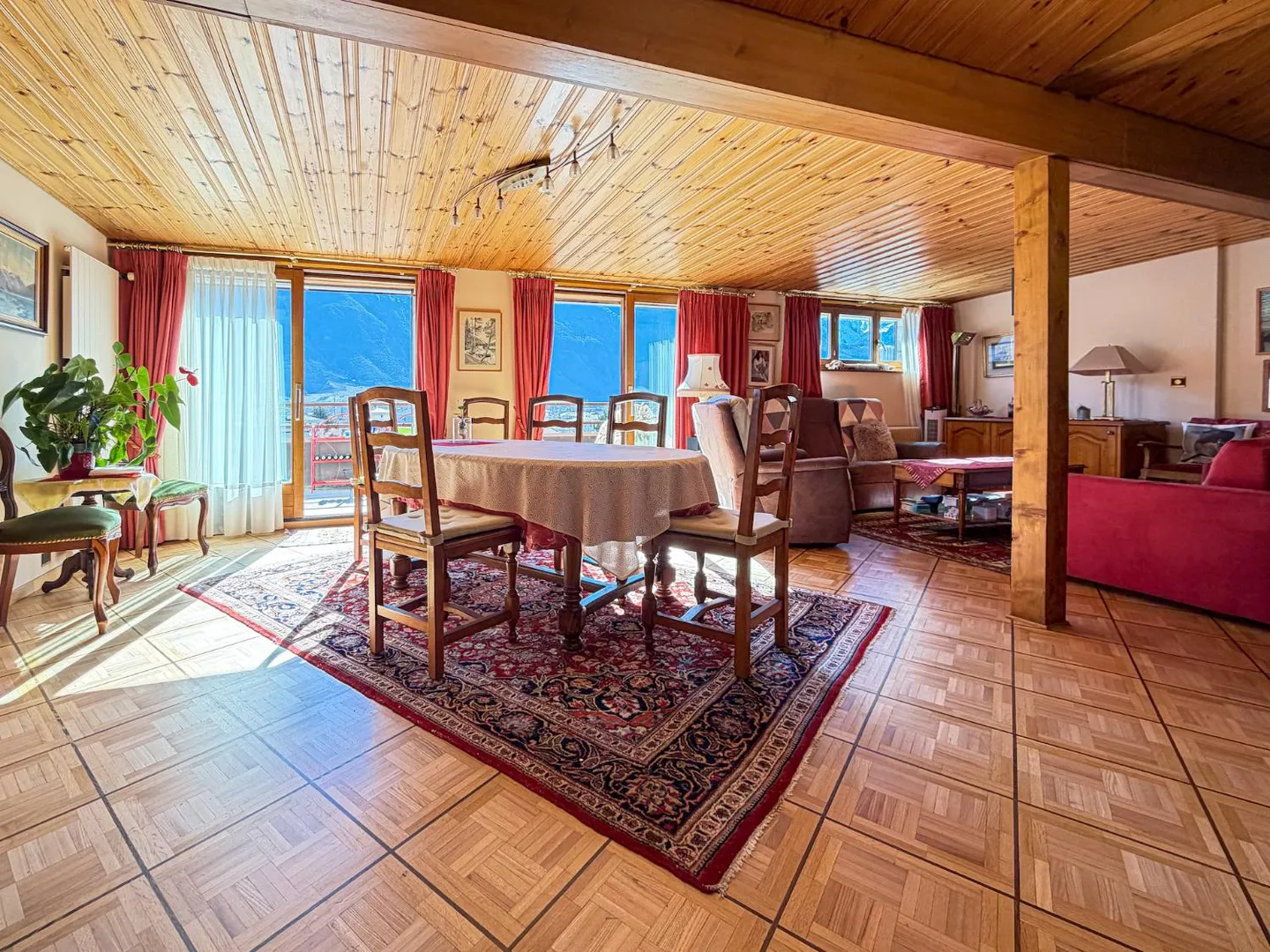 In the center of Fully/VS, incredible penthouse apartment of 5.5 rooms - Photo 1 of 22
