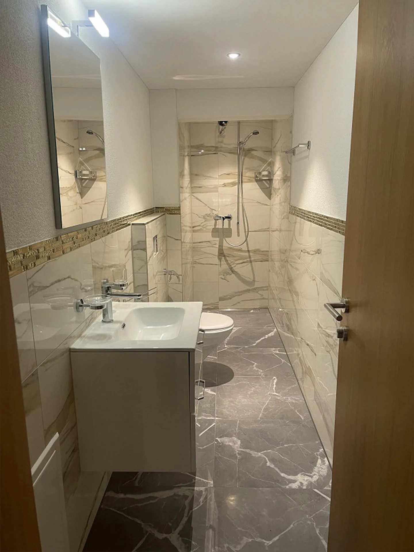 Appartement 2.5 pièces à louer - Photo 3 sur 4