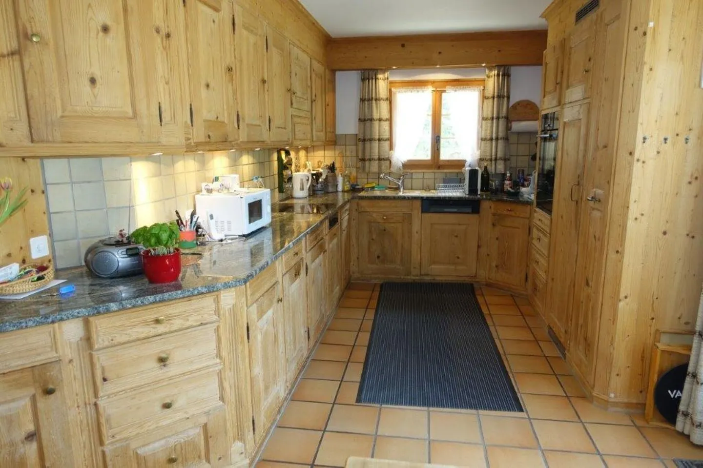 Large 6½-Room Maisonette Apartment - Photo 7 of 14