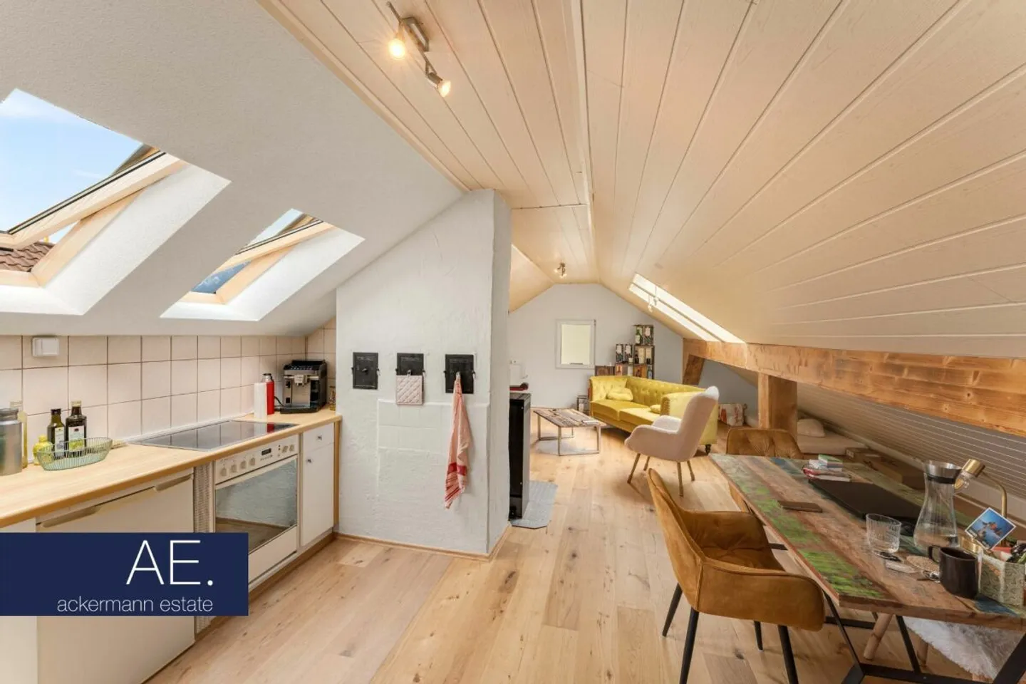 Kompaktes Mehrfamilienhaus mit soliden Erträgen - Foto 2 von 8