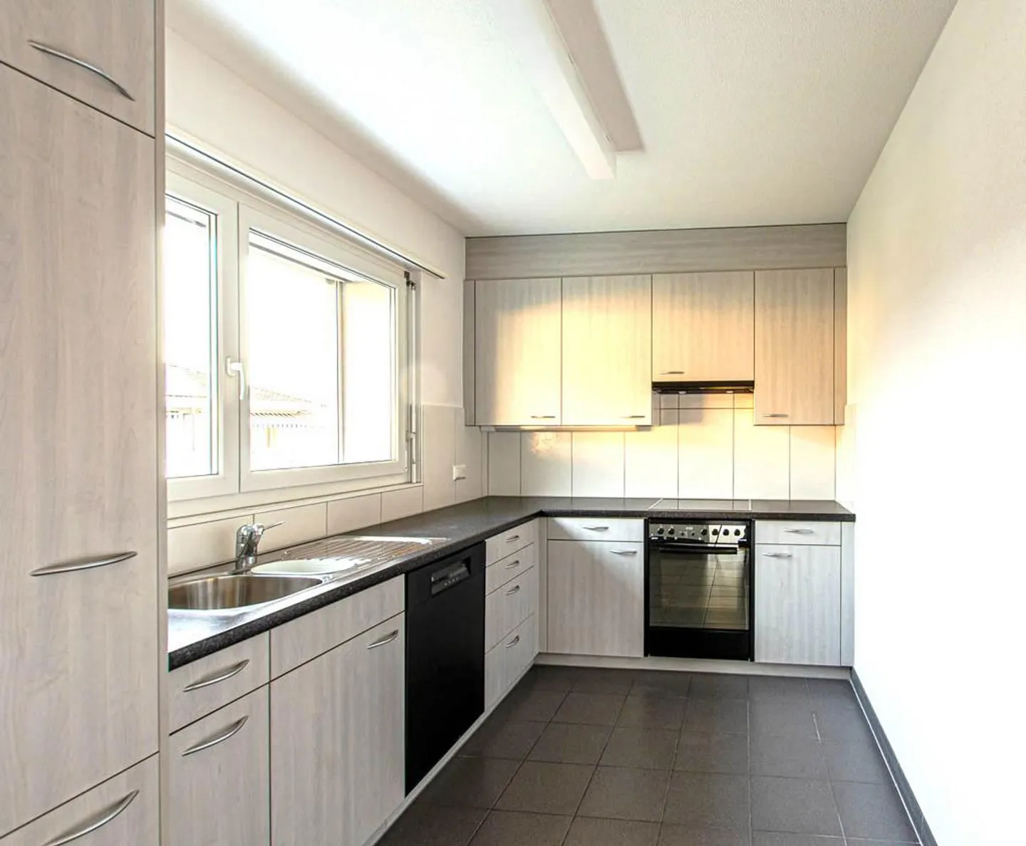 L'appartamento cerca un nuovo proprietario - Foto 2 di 8