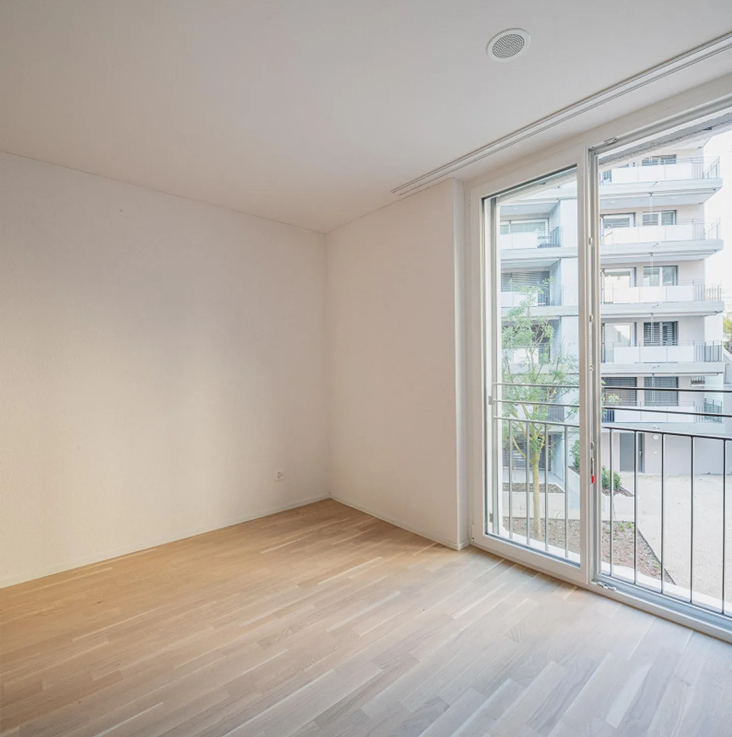 Appartement moderne de 2,5 pièces au cœur de Neuhausen ! - Photo 5 sur 9