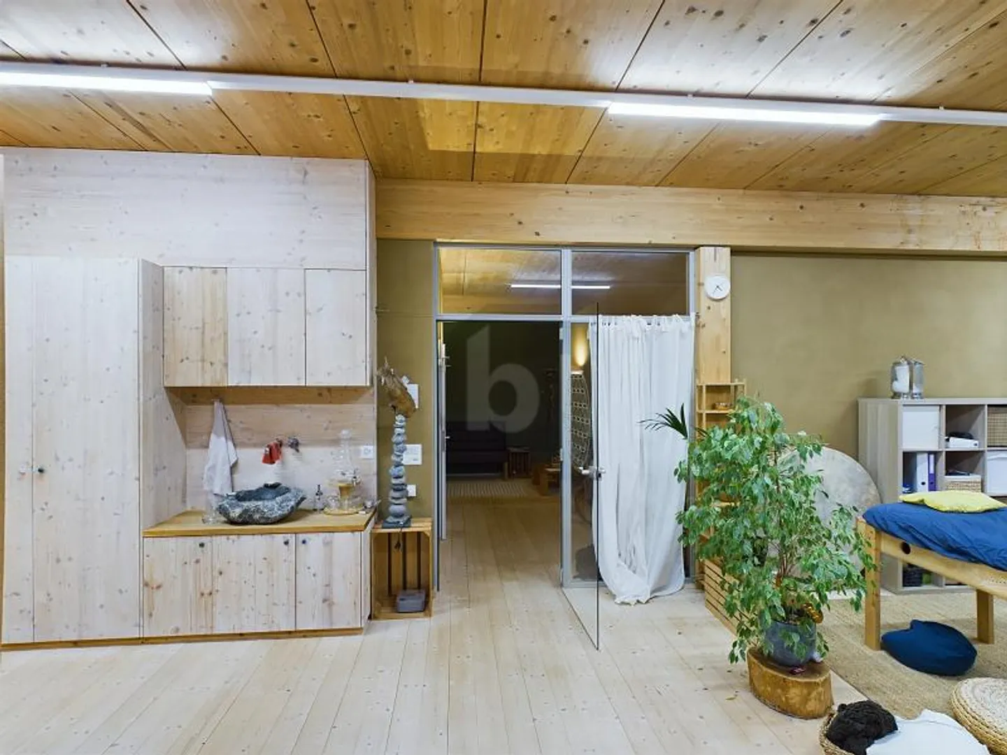 REPRESENTATIVE AND SPACIOUS - AT A BARGAIN PRICE - Photo 1 of 6