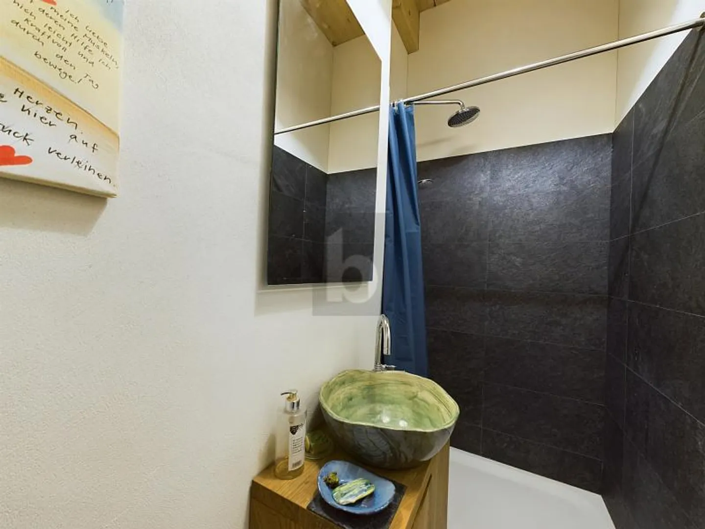 REPRESENTATIVE AND SPACIOUS - AT A BARGAIN PRICE - Photo 4 of 6