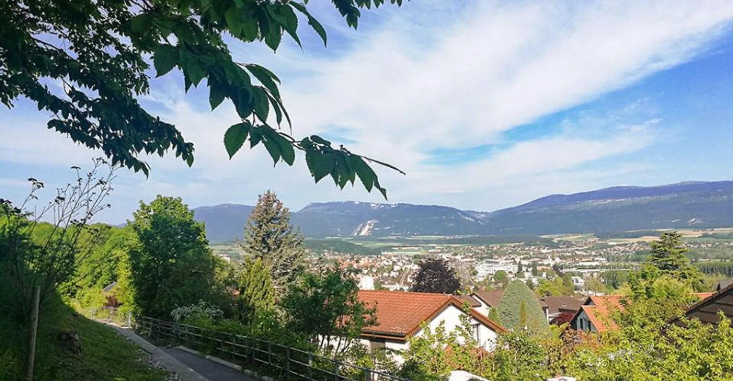 YVERDON-LES-BAINS - SCHÖNE HELLER WOHNUNG - 5 ZIMMER - Foto 2 von 3