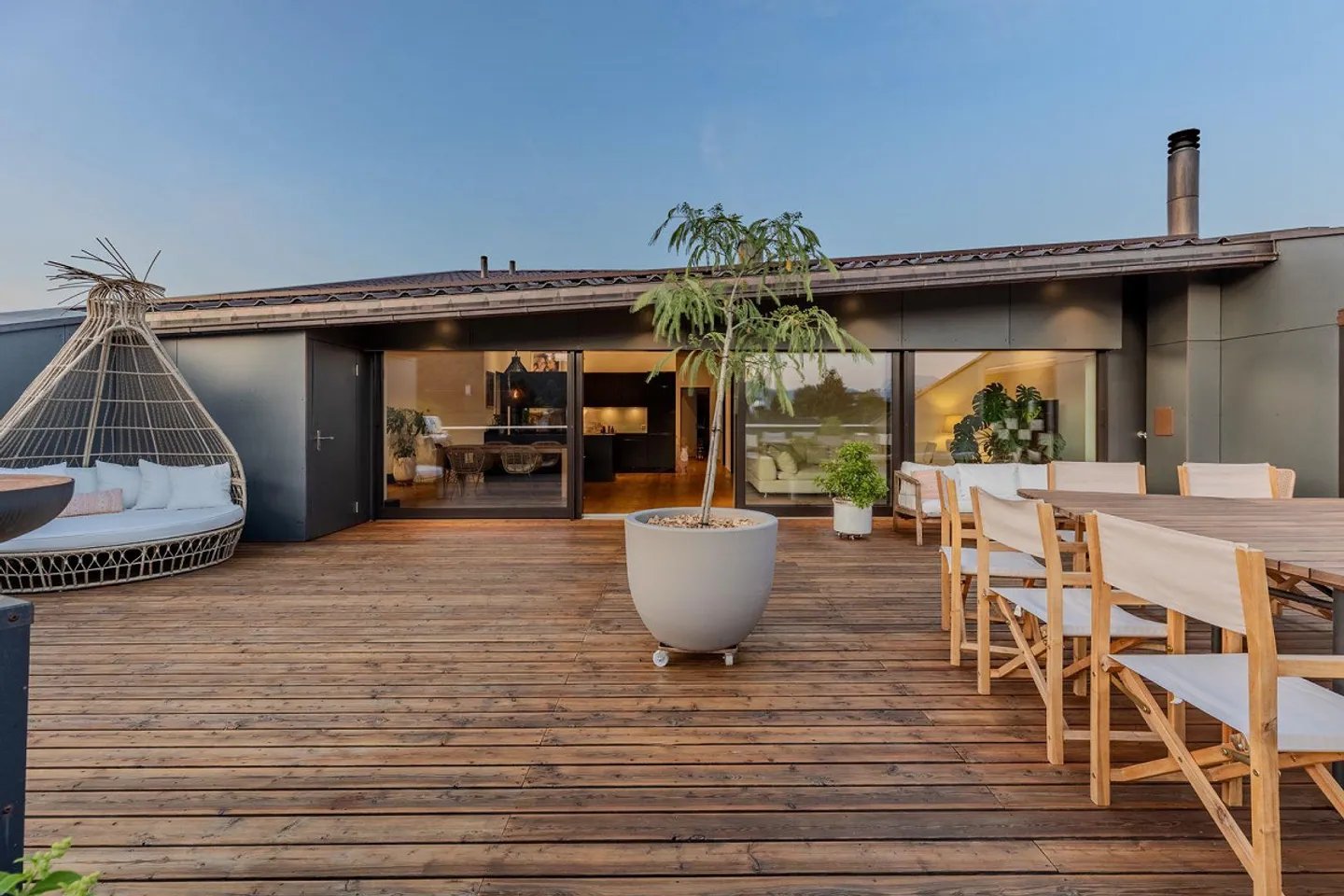 Architekten-Penthouse über Widnau mit 270° Alpen-Panorama - Photo 3 of 24