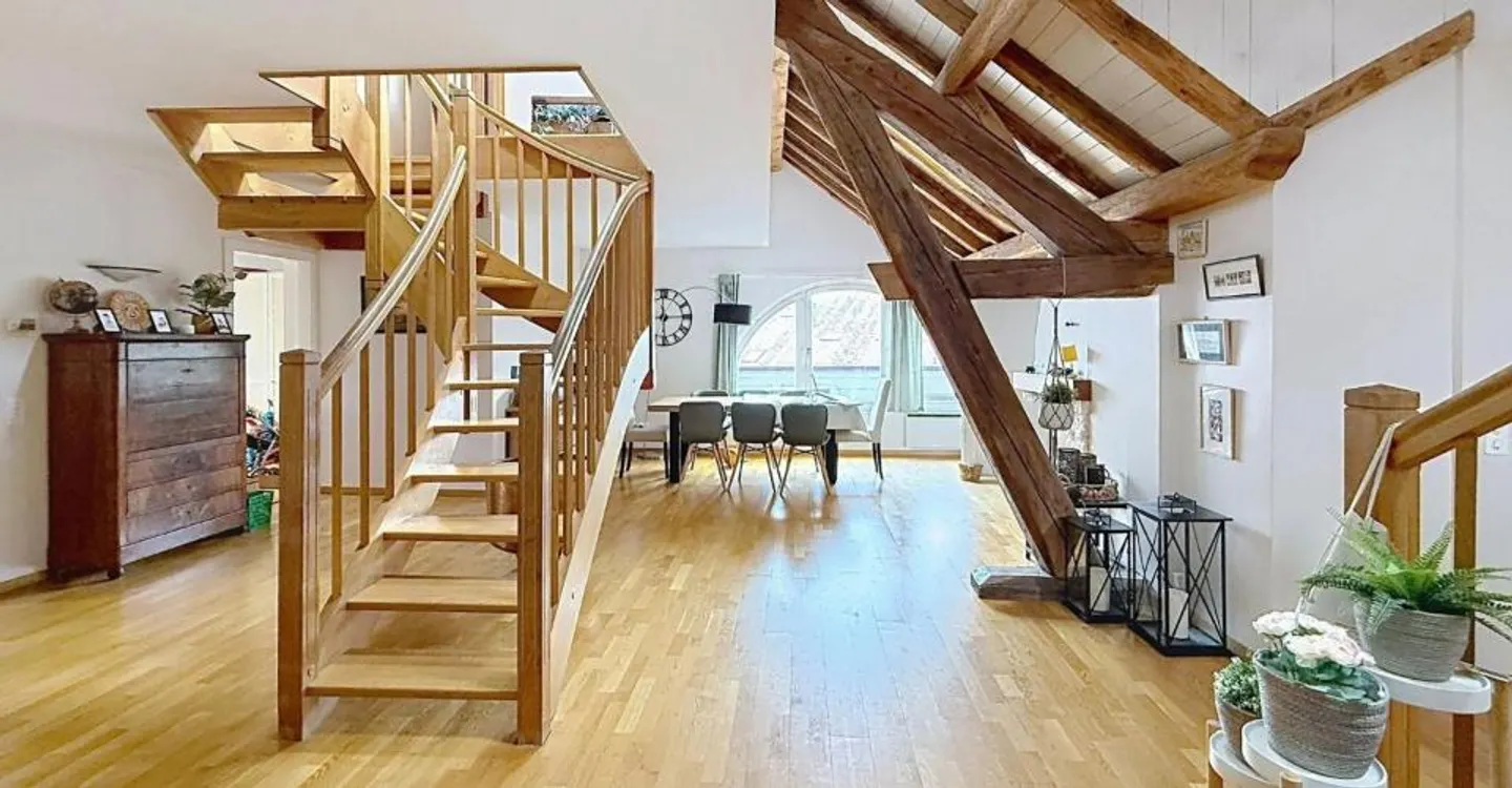 Geräumige und helle Wohnung mit Balkon - Foto 2 von 9