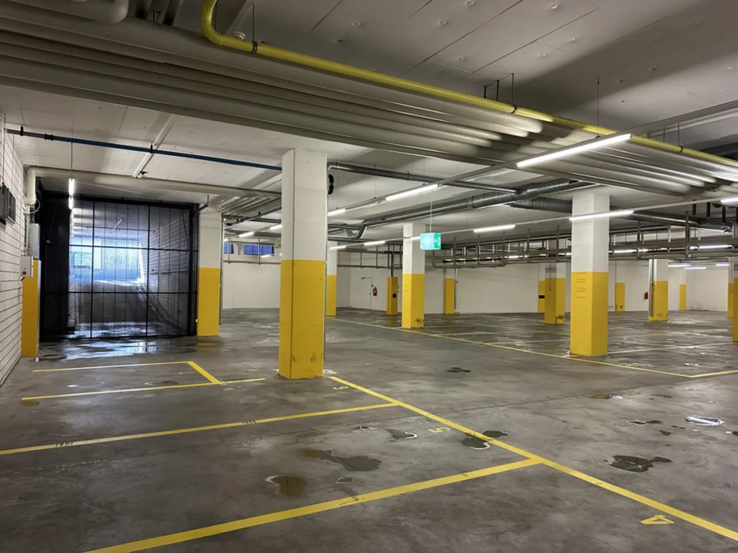 Posti auto in posizione ottimale - Foto 4 di 5