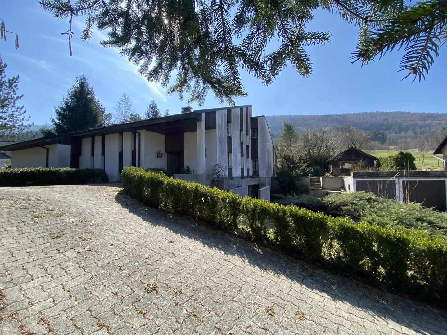 Charmante Familienvilla mit Pool - Foto 3 von 13
