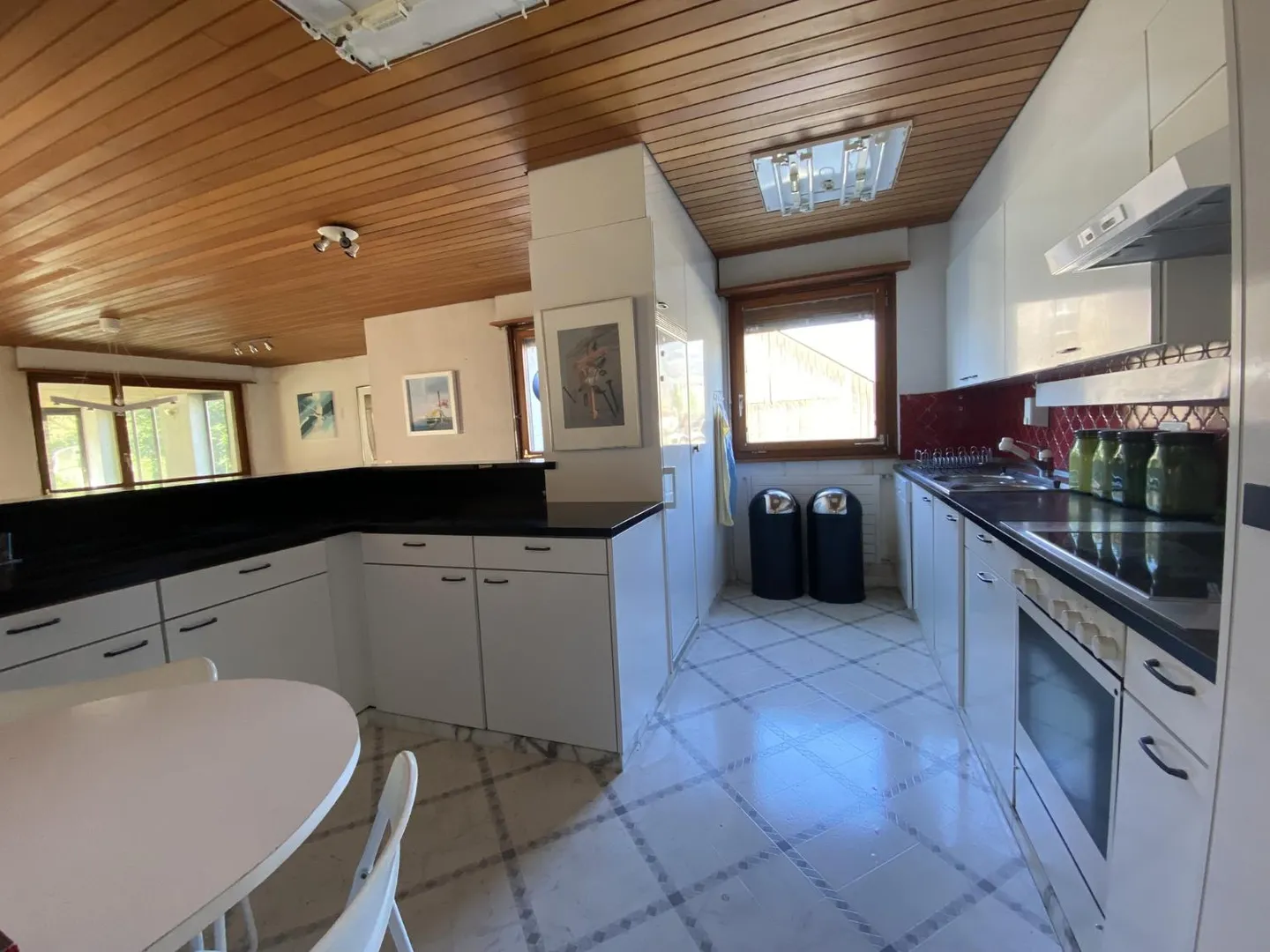 Charmante Familienvilla mit Pool - Foto 6 von 13